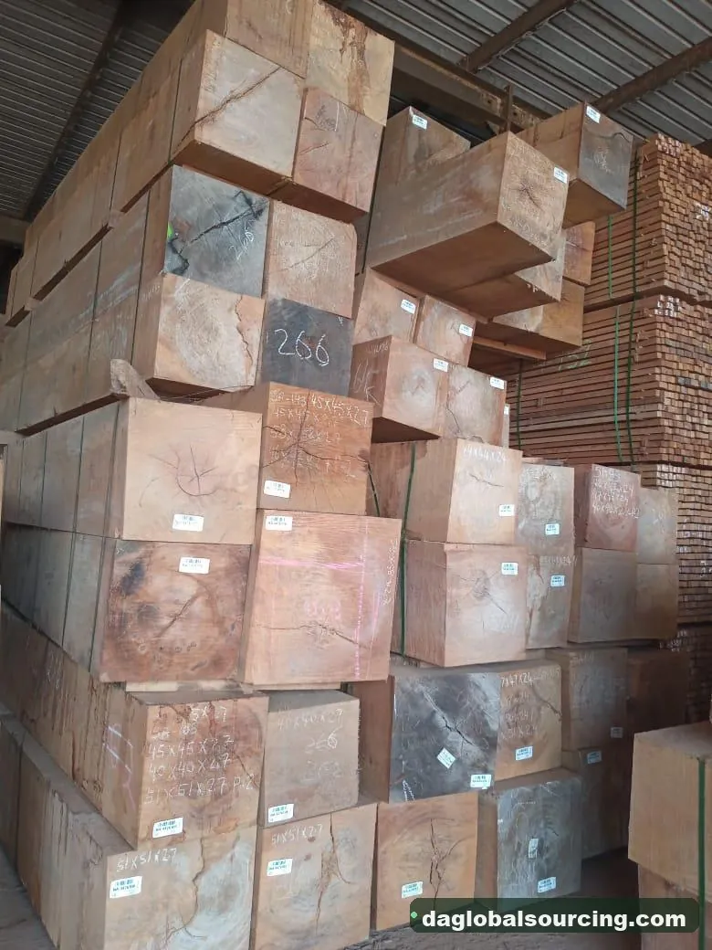Mkb logs from Suriname — goods a Vietnam buyer wants