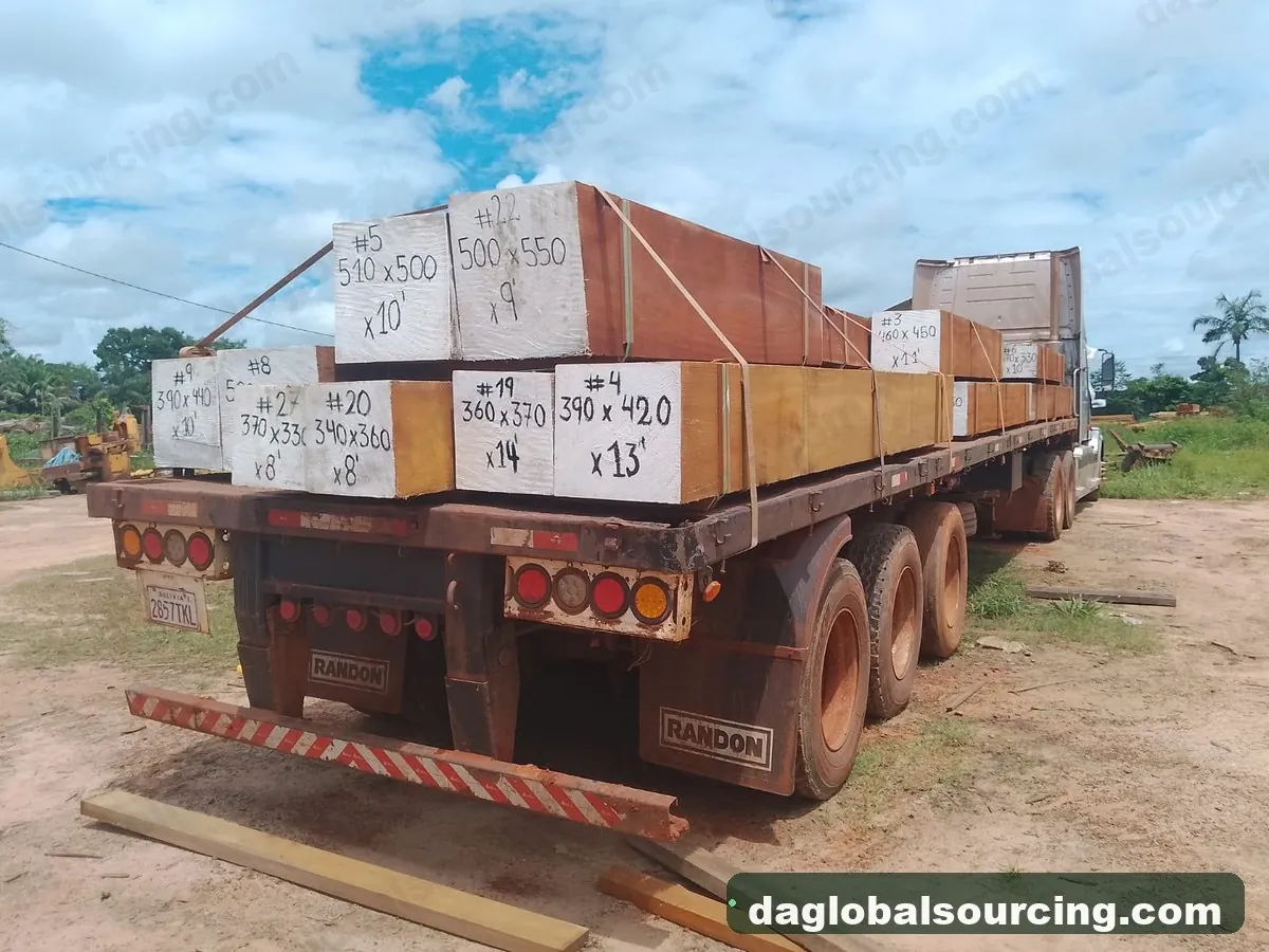 Jatoba squared from Peru — goods a Vietnam buyer wants